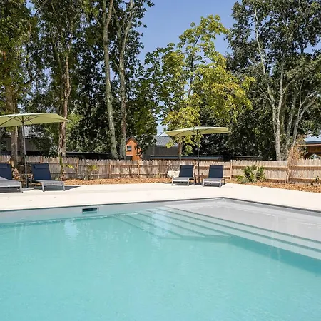 N°39, Piscine Commune, 2 Nesmy