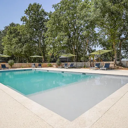 N°39, Piscine Commune, 2